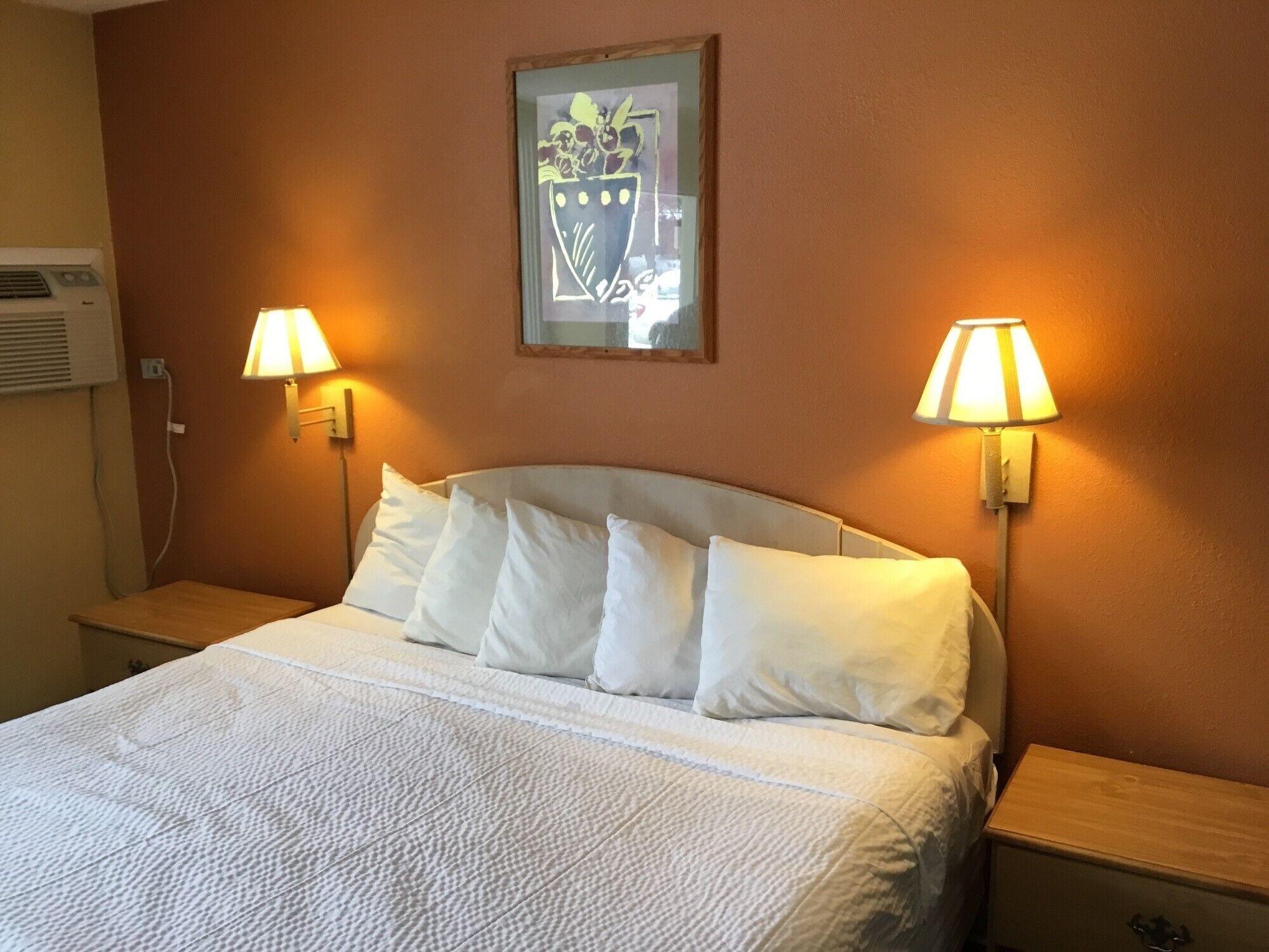Days Inn By Wyndham Henrietta/Rochester Area Esterno foto