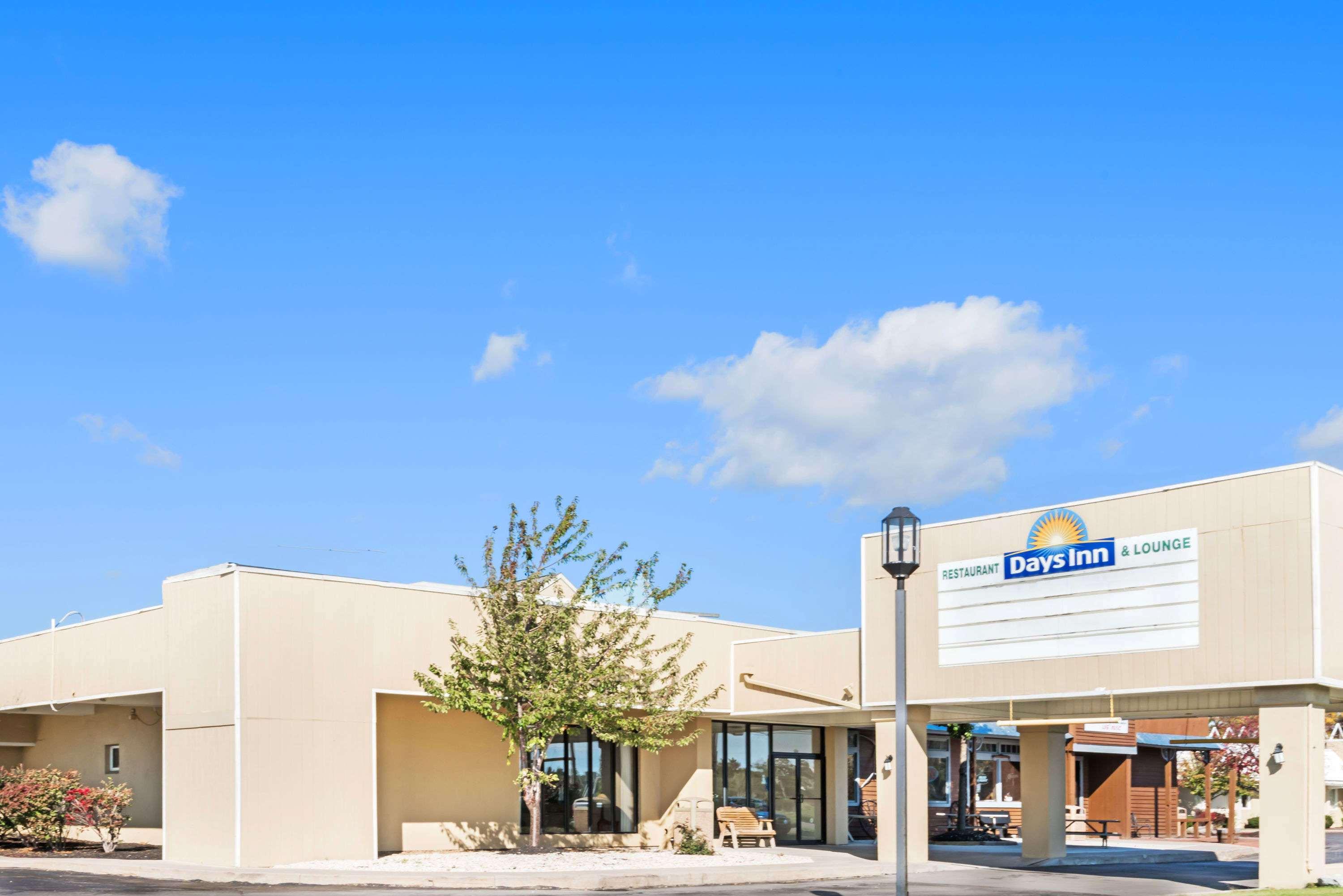 Days Inn By Wyndham Henrietta/Rochester Area Esterno foto